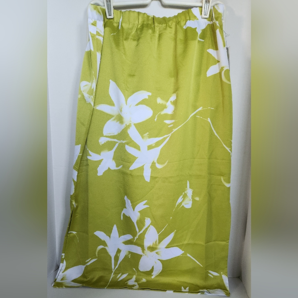 NWT Calvin Klein Lime Pop Floral Women's Size Medium Skirt